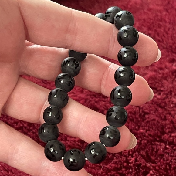 Carved black carnelian bracelet - Picture 2 of 7